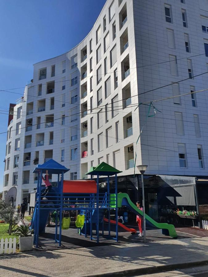 Rovena'S Apartment - Free Parking Тирана Екстериор снимка